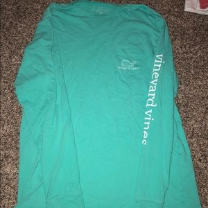 Men’s medium Vineyard Vines long sleeve tee